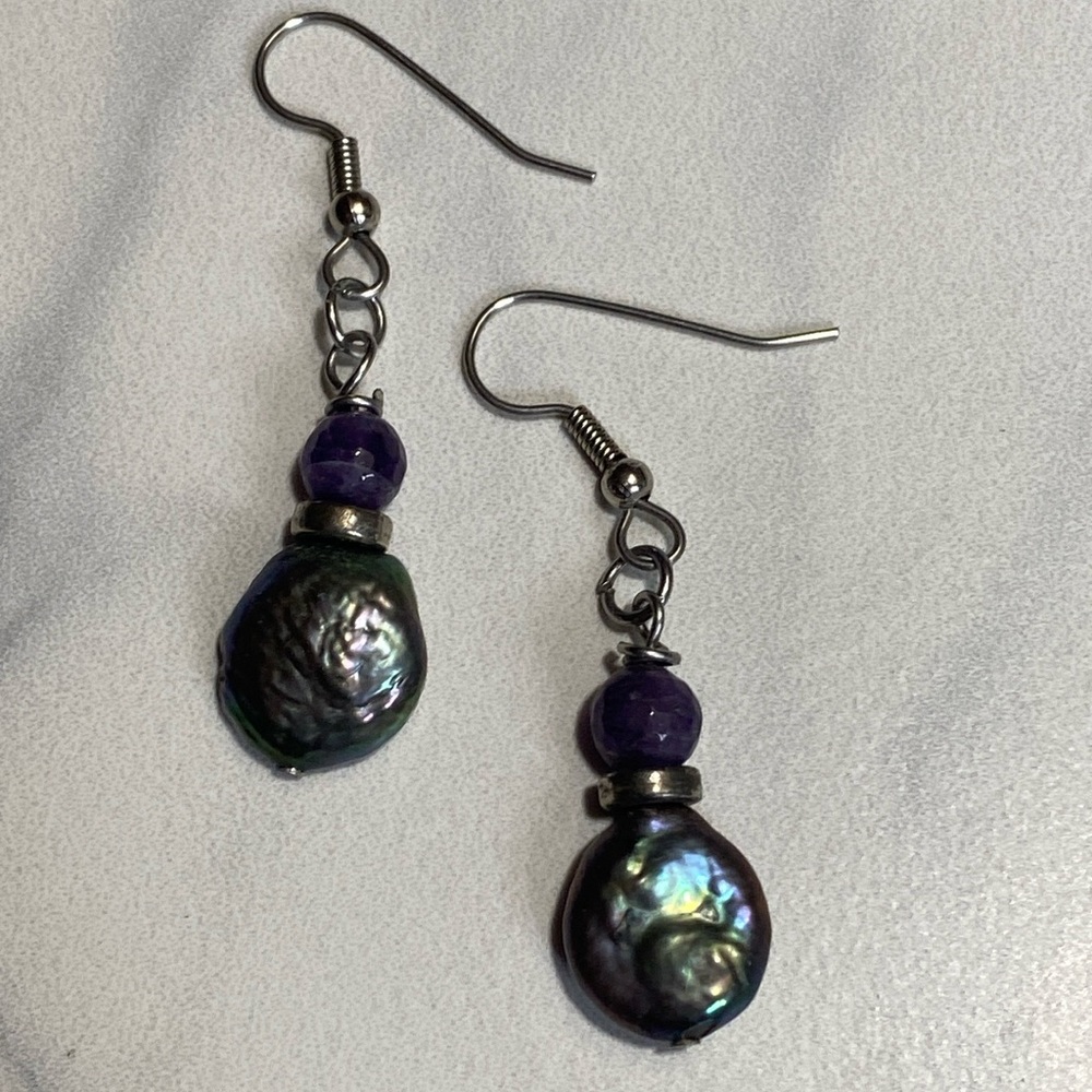 Black coin Pearl & amethyst earrings